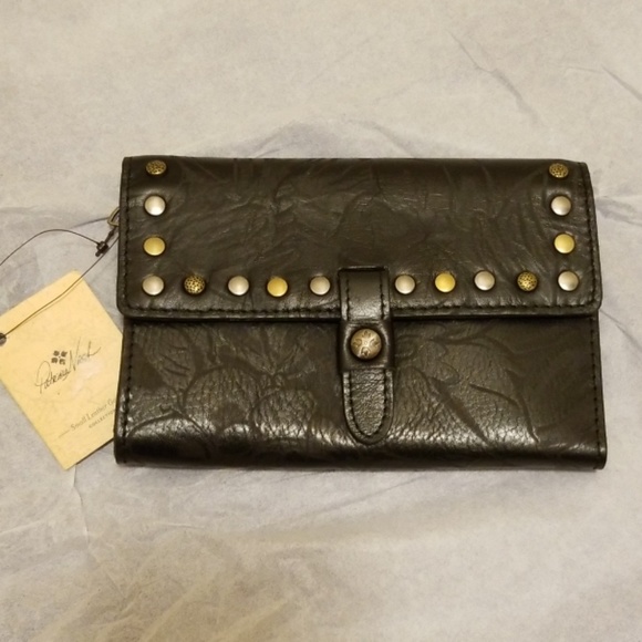 Patricia Nash Handbags - Patricia Nash Black Laser Floral Colli Wallet-New